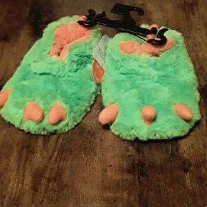 NWT Toddler Sz 6 Monster Feet Slippers Wonder Nation